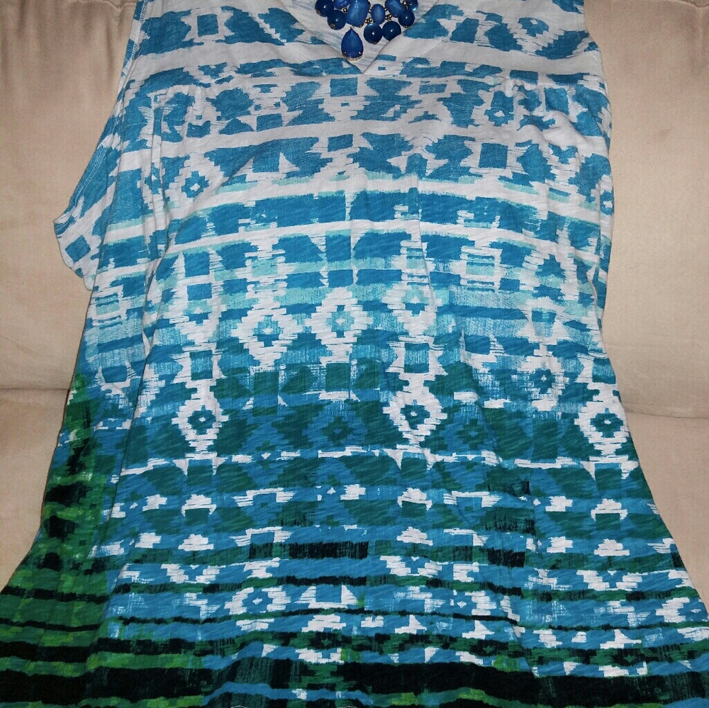 Avenue tank top with shark bite hem, size 30/32